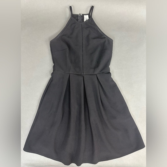 *Speechless* Jr’s Casual High Neck Fitted Mini Black Dress Size XS - Picture 3 of 7